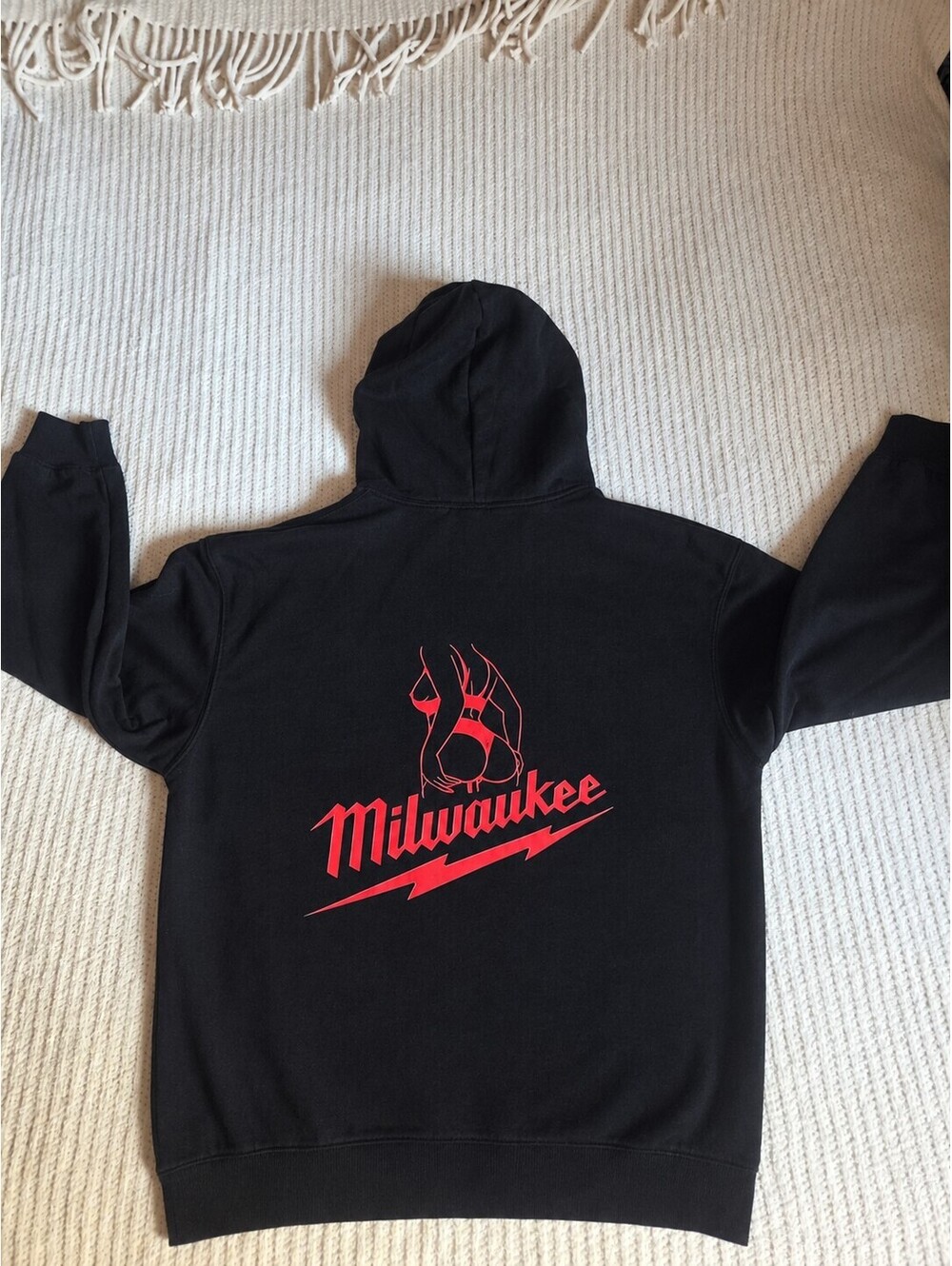 Milwaukee Black Hoodie Sweatshirt Red Logo Back Size L